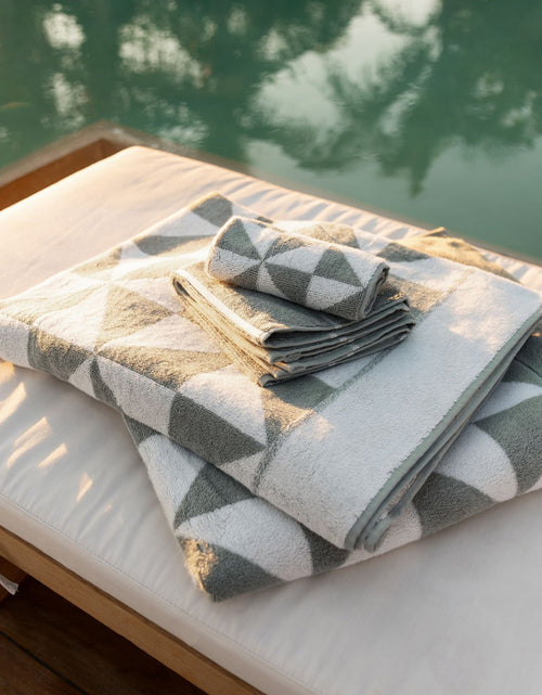 Load image into Gallery viewer, Umbra Australian Cotton Towels
